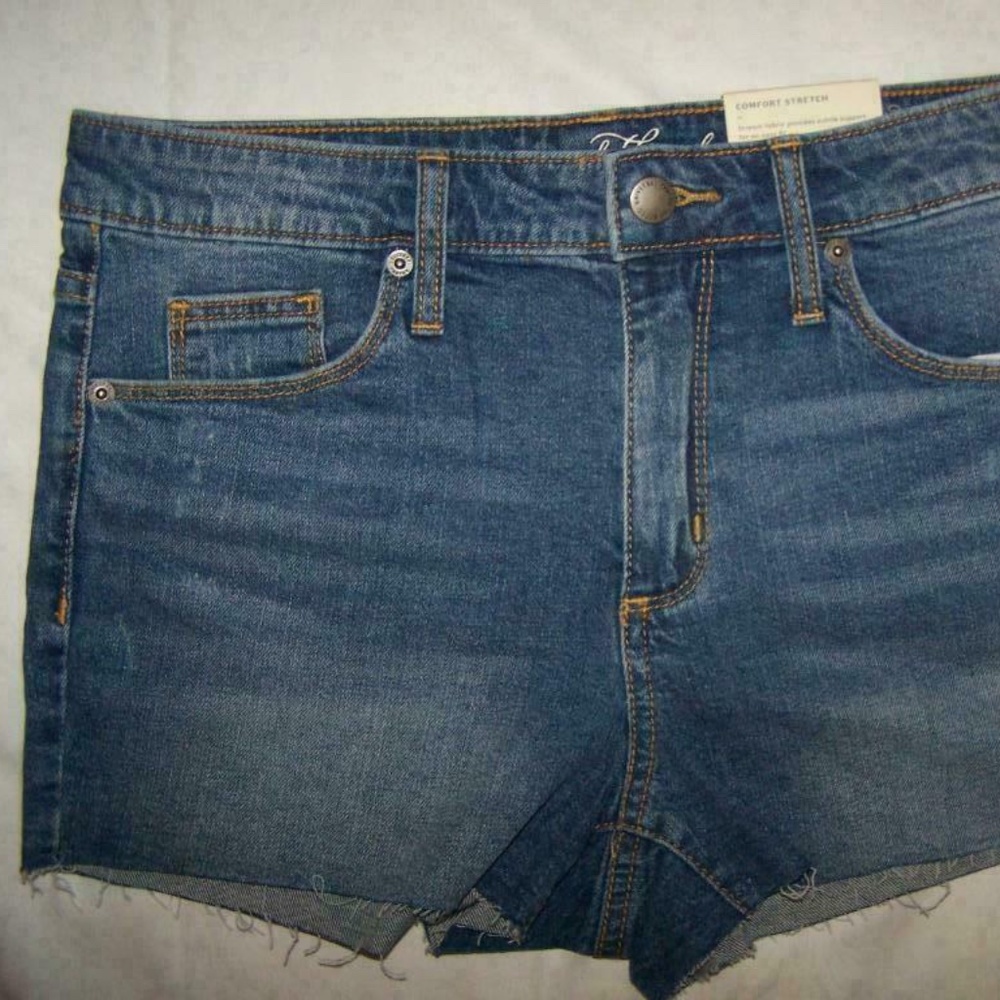 Universal Thread Shortie Short NWT